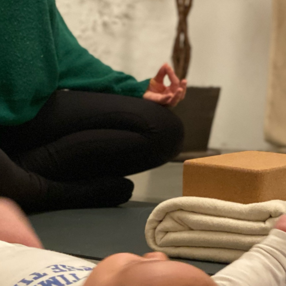 Efterfødselsyoga-forløb med BEYOGI